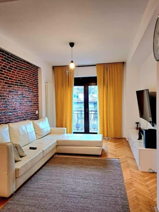 Classy Apartment With Parking In The City Center Bucharest Luaran gambar