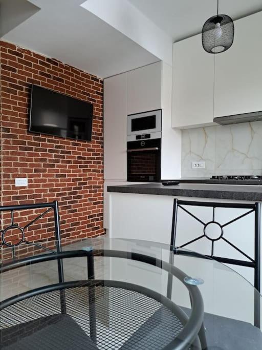 Classy Apartment With Parking In The City Center Bucharest Luaran gambar