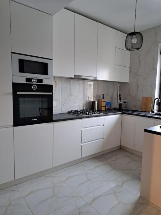 Classy Apartment With Parking In The City Center Bucharest Luaran gambar