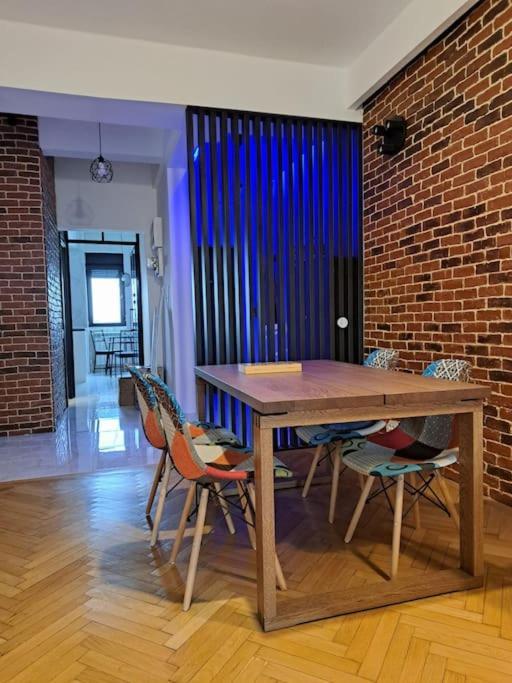 Classy Apartment With Parking In The City Center Bucharest Luaran gambar