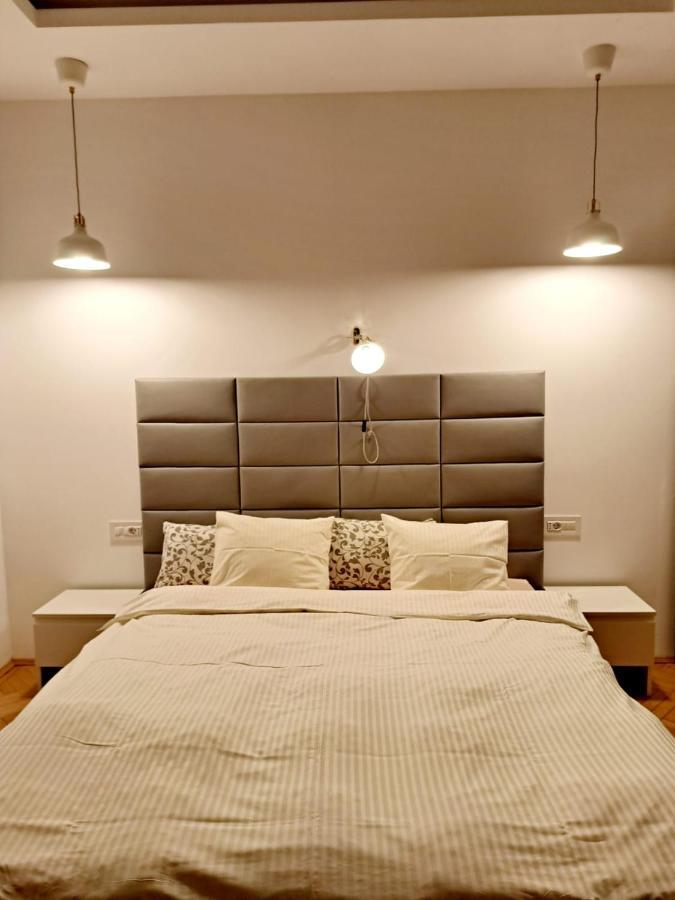 Classy Apartment With Parking In The City Center Bucharest Luaran gambar