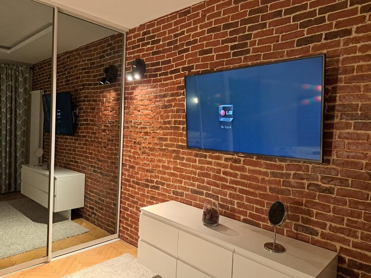 Classy Apartment With Parking In The City Center Bucharest Luaran gambar