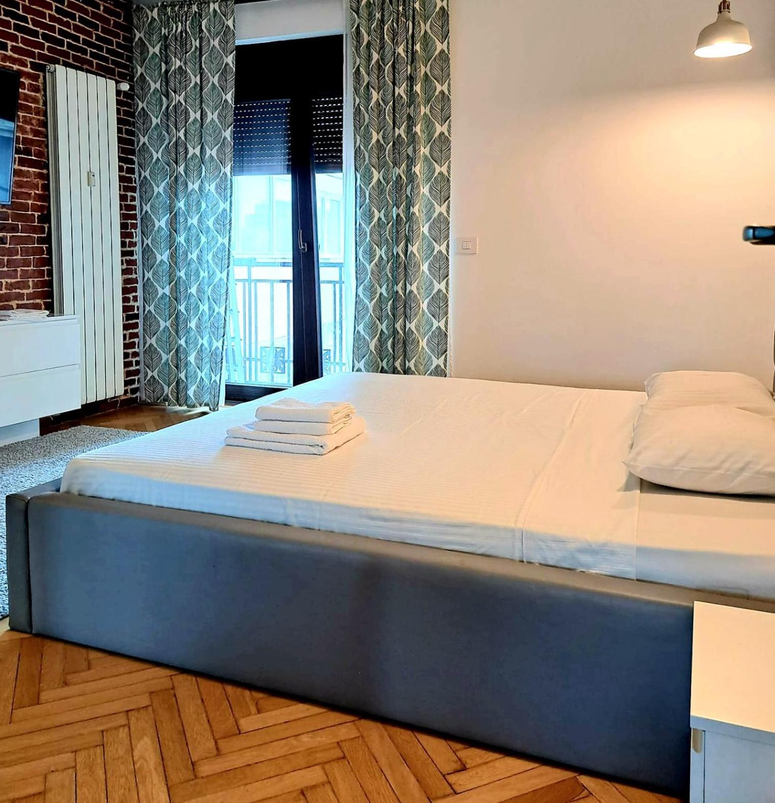 Classy Apartment With Parking In The City Center Bucharest Luaran gambar